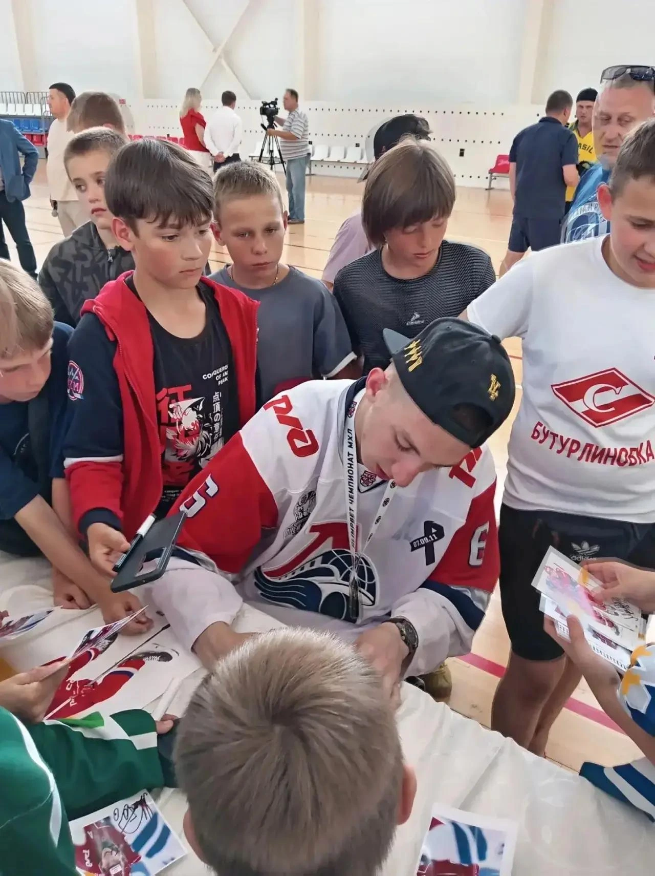 Обладатель Кубка Харламова вернулся  в родной Бобров!🏒🥅
